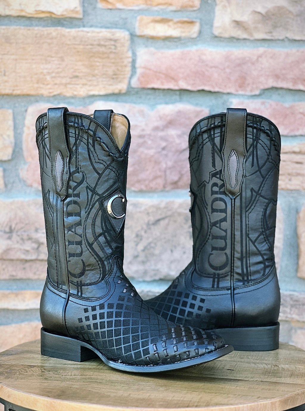 Engraved exotic black leather cowboy boots - 1B1DMA - Cuadra Shop