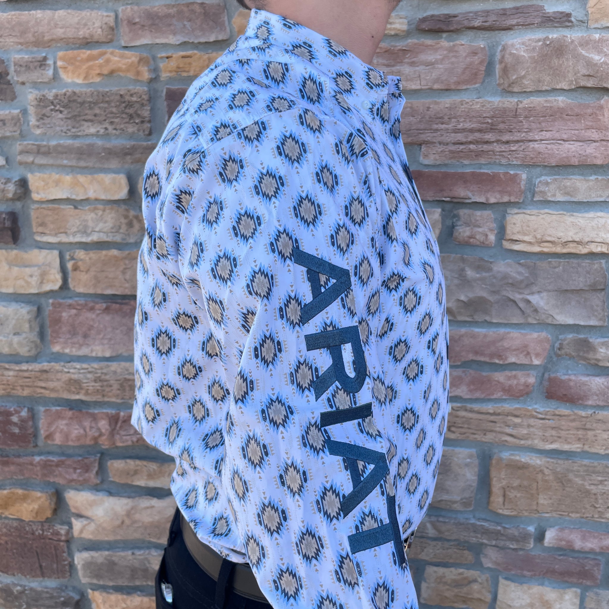 Ariat Men's Team Warner Classic Fit Shirt White, Large 並行輸入品 Ariat Men\u0027s White Team Warner Classic Fit Shirt