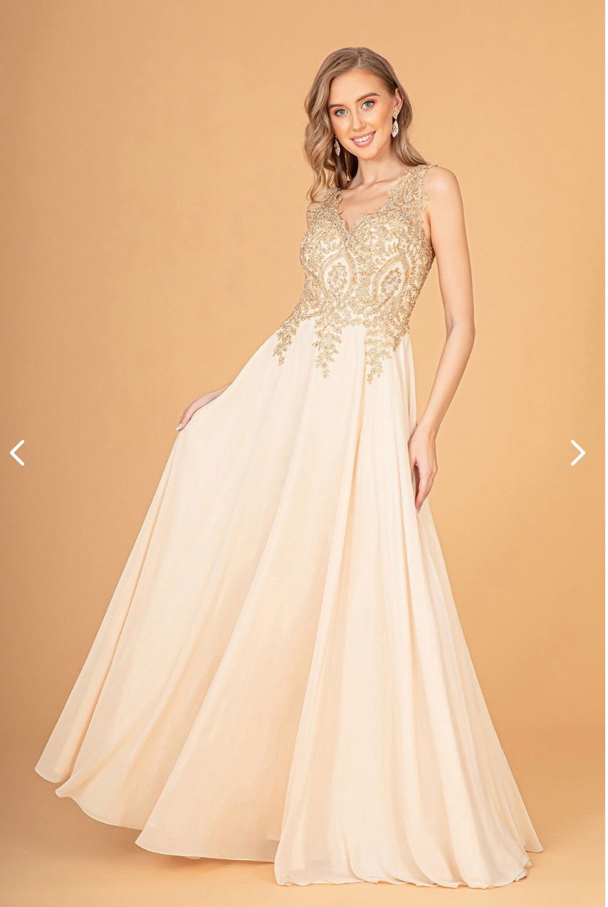 green emerald velvet dress Luxury Evening Dress Cream Class of Its Own M / Peach / Lace